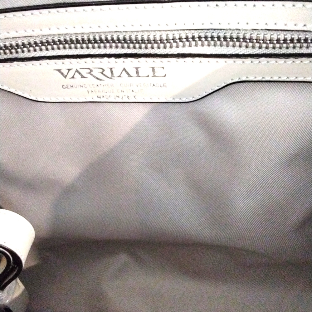 Varriale large tote in genuine leather (made in Italy) 17" x 12" x 6.5" - Picture 12 of 16